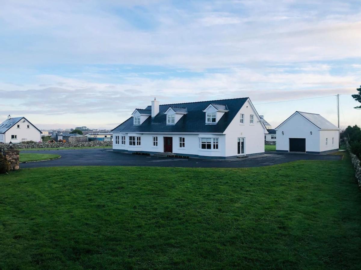 Connemara. 3 Bedroom, 8 Bed, Holiday Home Galway Kültér fotó