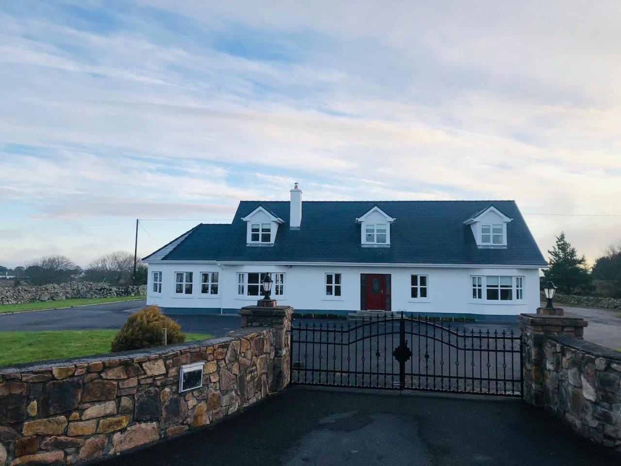 Connemara. 3 Bedroom, 8 Bed, Holiday Home Galway Kültér fotó