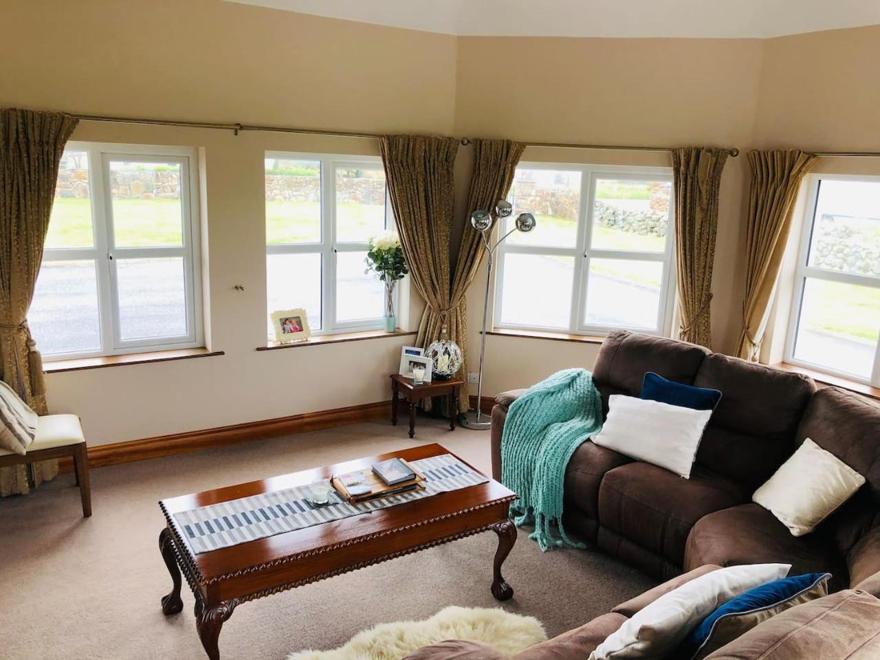 Connemara. 3 Bedroom, 8 Bed, Holiday Home Galway Kültér fotó