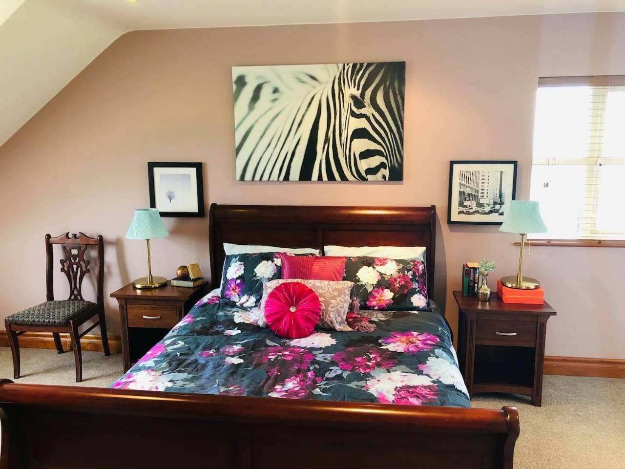 Connemara. 3 Bedroom, 8 Bed, Holiday Home Galway Kültér fotó